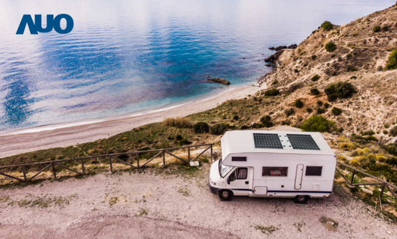 「可撓輕量化太陽光電板SunCurva」使用輕量特殊耐候型複合板取代傳統太陽能板的玻璃前板，不僅降低70%重量，每米平方僅3Kg；具有抗衝擊性能及通過電磁相容性測試，可應用於交通運輸工具，如露營車、遊艇等